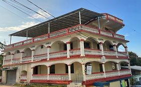 Arnold'S Guest House